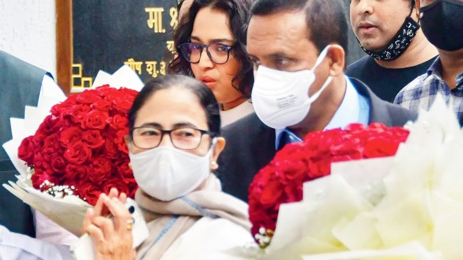 Mamata seeks land in Mumbai for cancer patients' accommodation