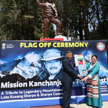 HMI flags off ‘Mission Kanchenjunga to Everest’ expedition in honour of Kushang Sherpa