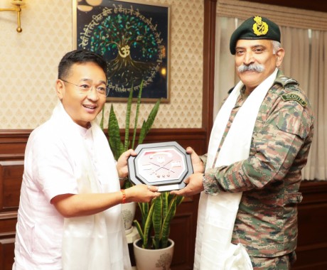 Eastern Command chief calls on Chief Minister