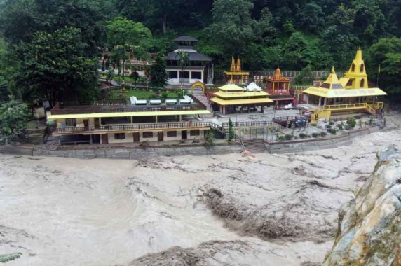 Overflowing Rangit river cause havoc in Legship