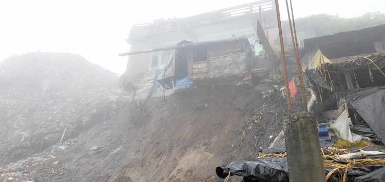Landslide sweeps away 3-storey building in Darjeeling 