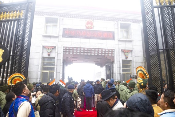 Nathu La border trade resumes after 6 years