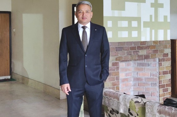 Ex-bureaucrat Raju Basnet ready to take political plunge