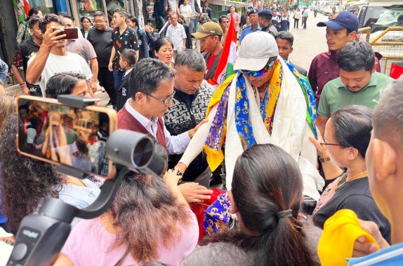 Cyclist Joel Chettri completes solo ride from Sikkim to New Delhi