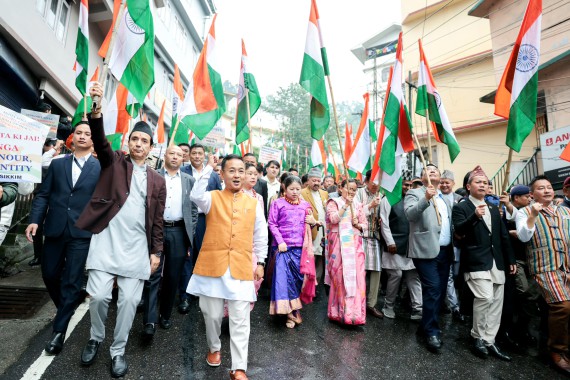 CM leads Tiranga march, Tricolour waves high