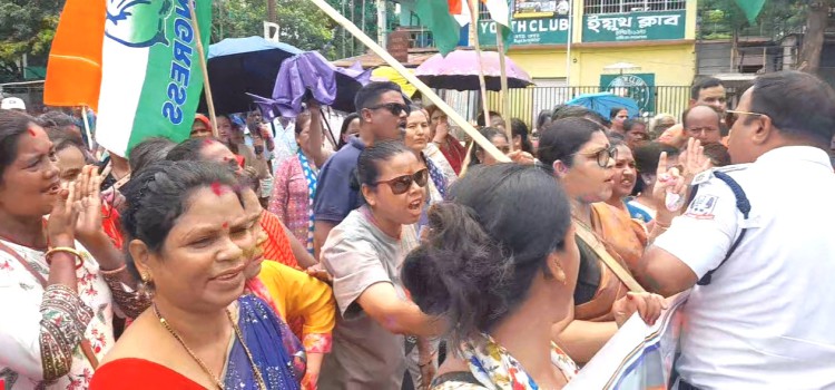 Congress supporters stage protest in front of Upper Bagdogra gram panchayat office alleging corruption