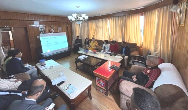 Education minister holds meeting with Vikramshila Education Resource Society on strengthening English language teaching in govt schools
