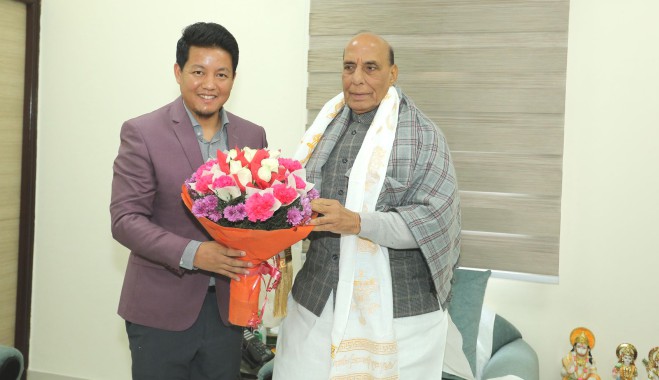 MP Indra Hang discusses strategic and developmental Issues of Sikkim with Raksha Mantri