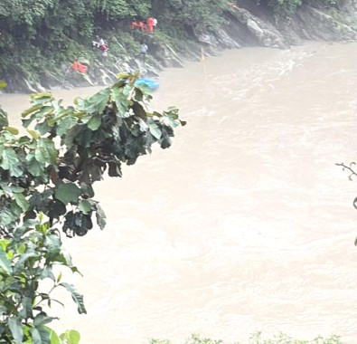 Four from Gangtok feared drowned, rescue teams search Teesta 