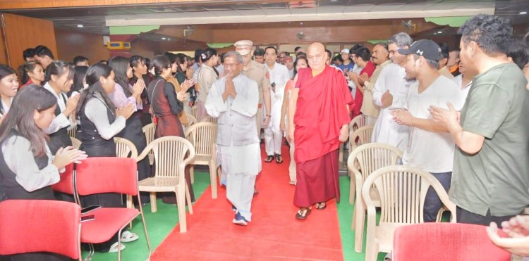 Governor engages with Sikkimese students at Central Institute of Higher Tibetan Studies 