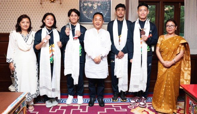 CM meets Sikkim medal winners from Khelo India Games