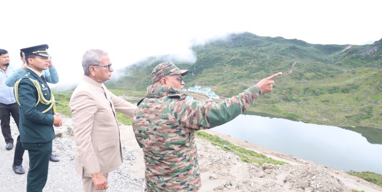 Governor visits Yakla Pass