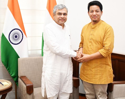 Lok Sabha MP discuss Sikkim railway projects with Vaishnaw