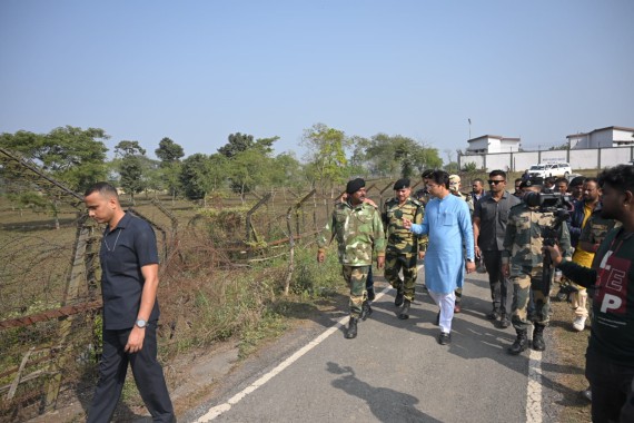 Darjeeling MP reaches out to BSF personnel at Indo-Bangladesh border