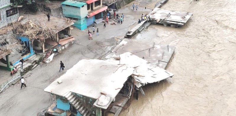 Teesta Bazaar vulnerable to future water surges as riverbed rise after GLOF