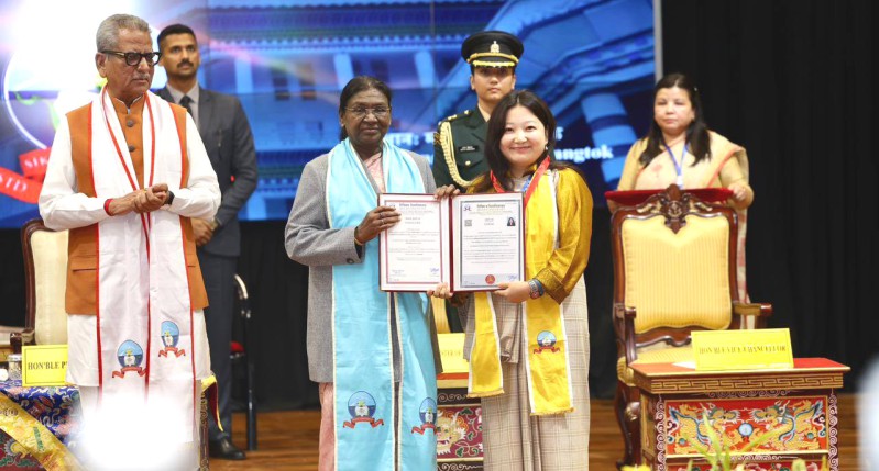 President Murmu attends Sikkim University convocation in Gangtok